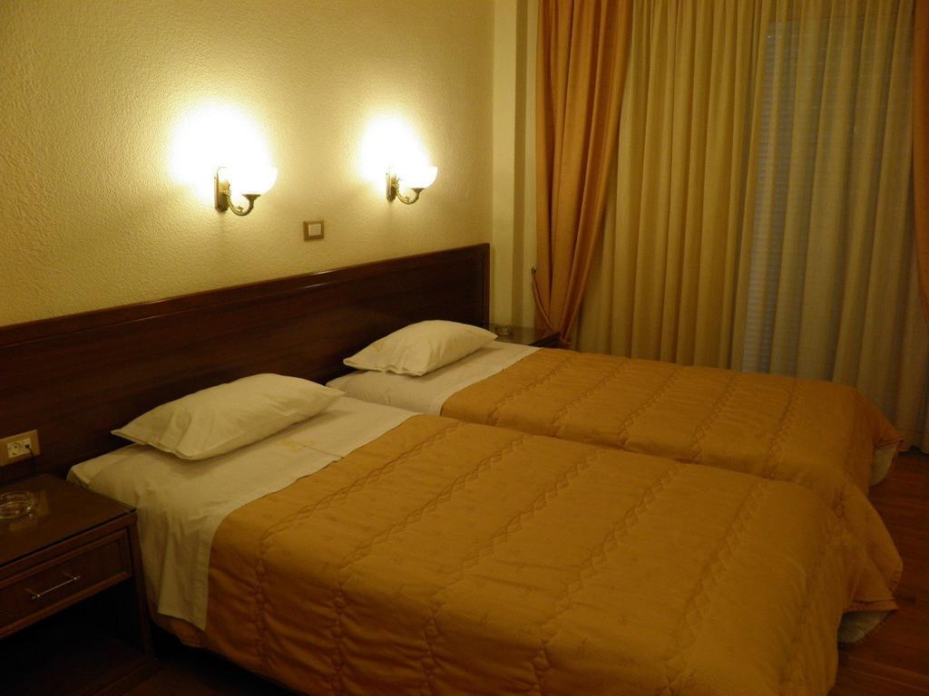 Hotel Meletiou Thebes Rum bild